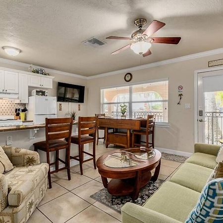 Walk To The Beach And Restaurants! - Coconut Villa'S Suite 2 St. Pete Beach Zewnętrze zdjęcie