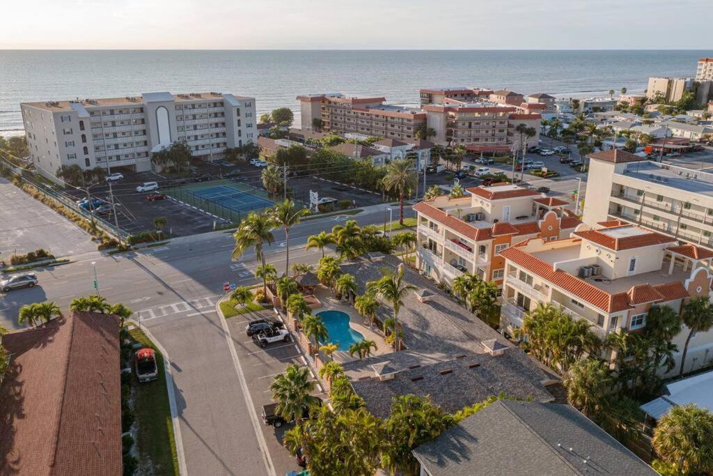 Walk To The Beach And Restaurants! - Coconut Villa'S Suite 2 St. Pete Beach Zewnętrze zdjęcie