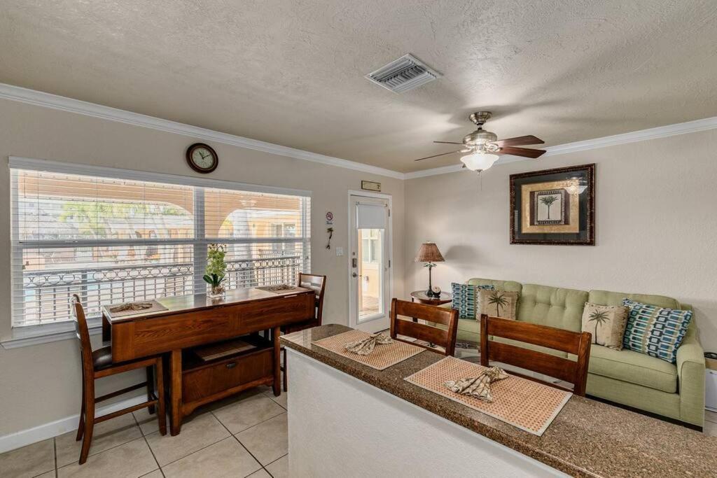 Walk To The Beach And Restaurants! - Coconut Villa'S Suite 2 St. Pete Beach Zewnętrze zdjęcie